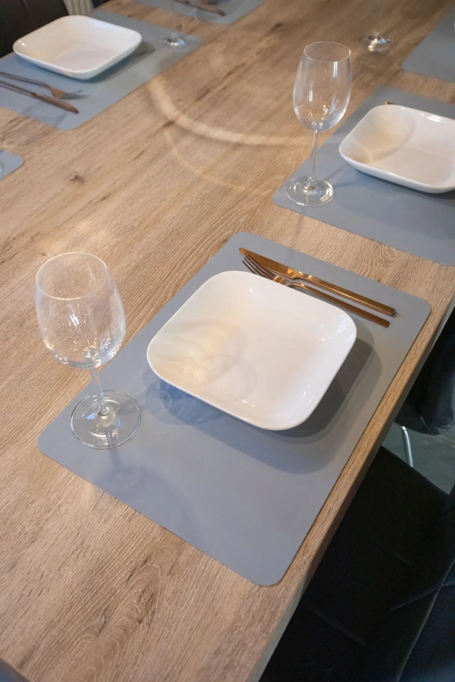 Set de Table Antidérapant 30x45 cm - Design Moderne & Facile à Nettoyer