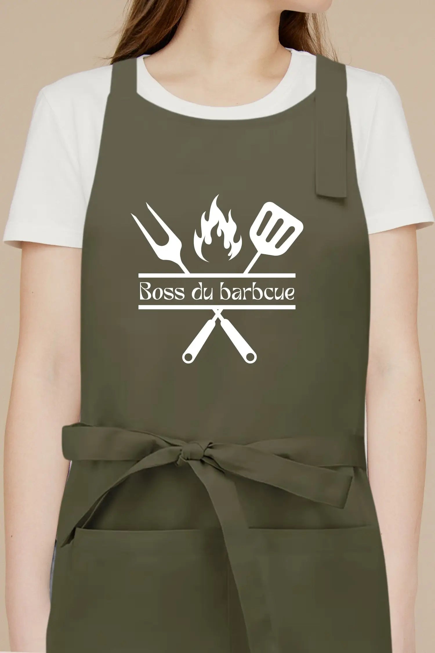Tablier de cuisine personnalisé “Boss du barbecue” imprimé - Vert Olive