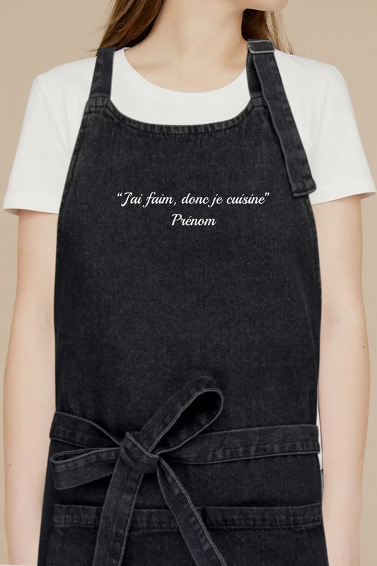 Tablier de cuisine personnalisé “J’ai faim donc je cuisine” brodé - Noir Denim